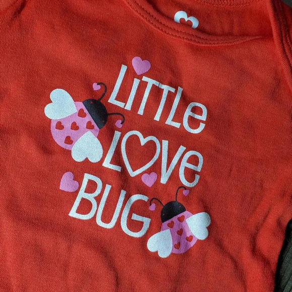 NWT Baby Valentine’s Day Outfit Creeper One Piece 0-3 Months Little Love Bug - Picture 4 of 11